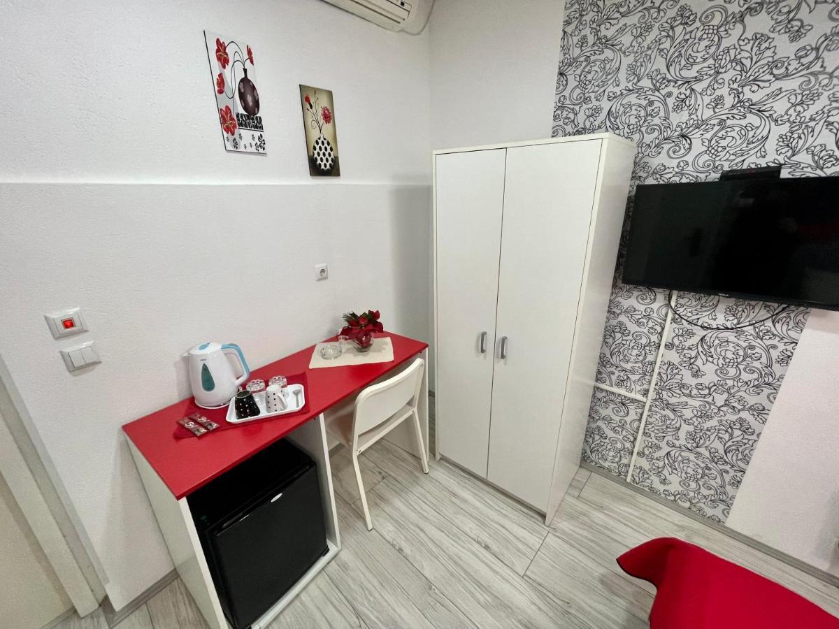 Apartmani Aleksandra U Centru Grada クラグイェヴァツ エクステリア 写真
