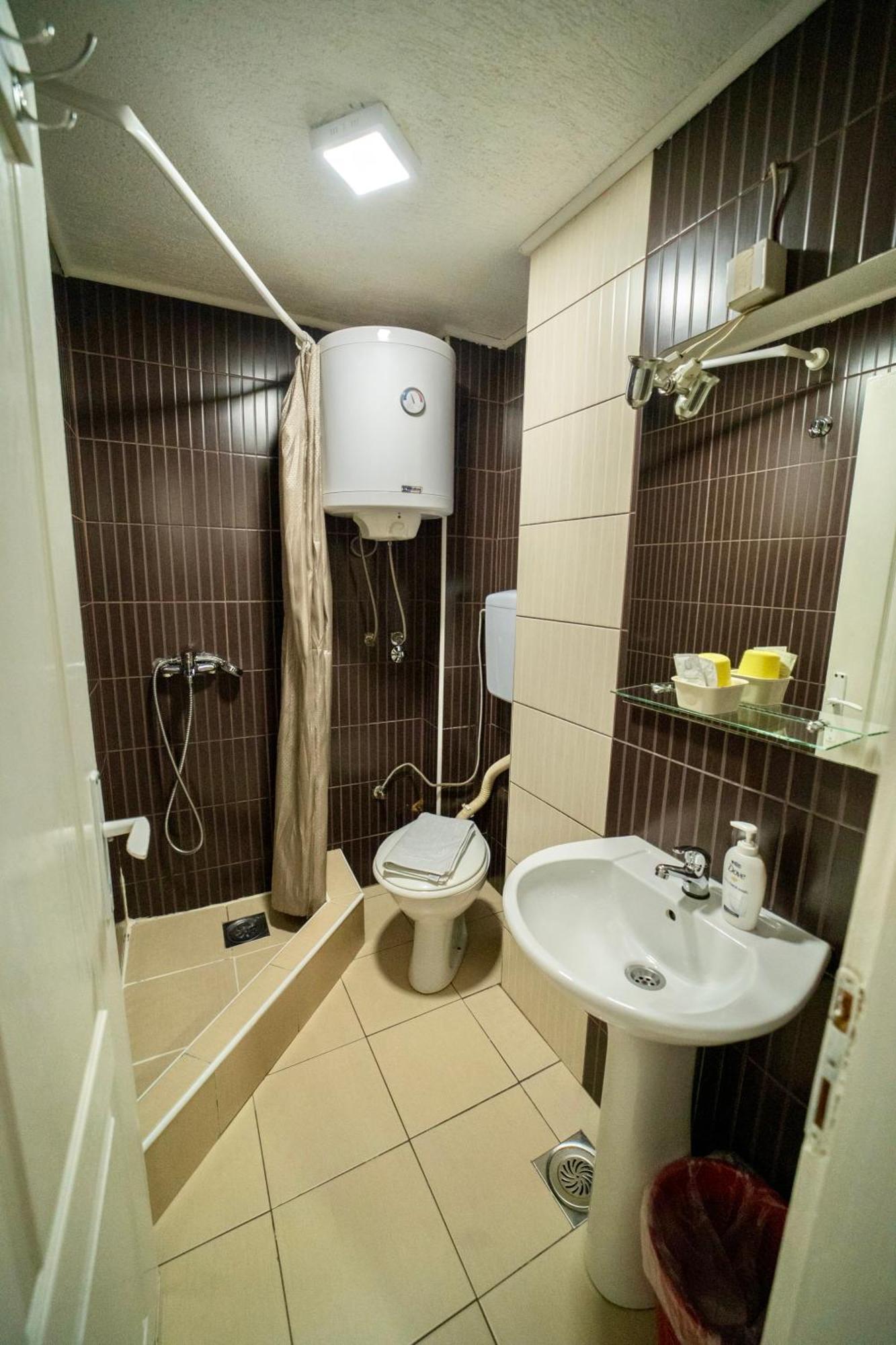 Apartmani Aleksandra U Centru Grada クラグイェヴァツ エクステリア 写真
