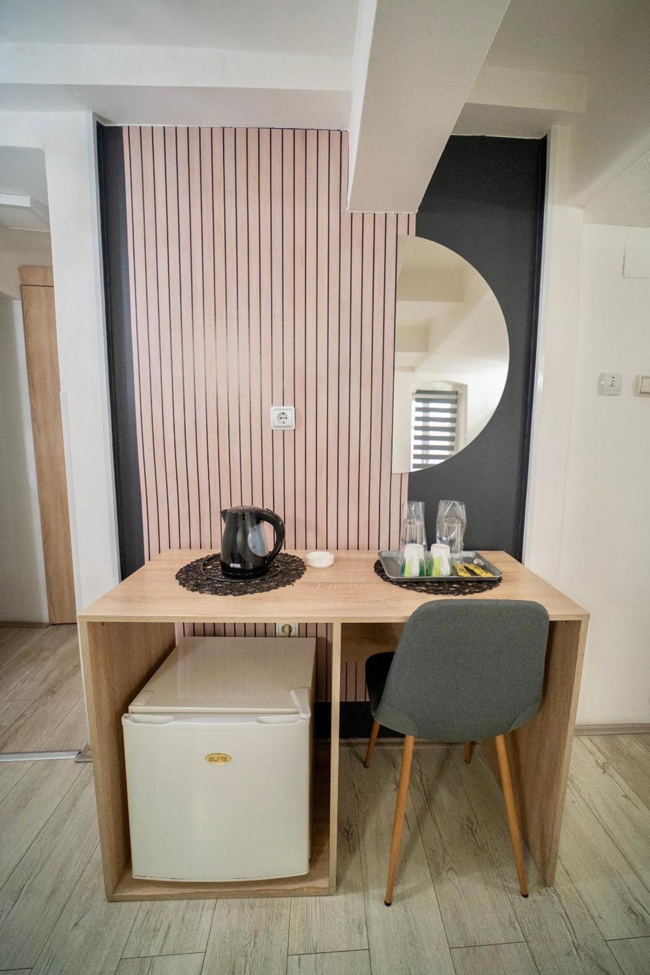 Apartmani Aleksandra U Centru Grada クラグイェヴァツ エクステリア 写真