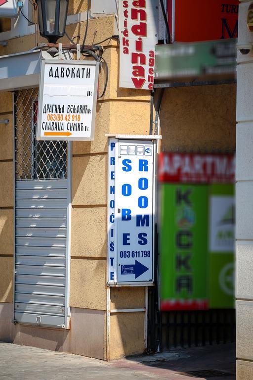 Apartmani Aleksandra U Centru Grada クラグイェヴァツ エクステリア 写真