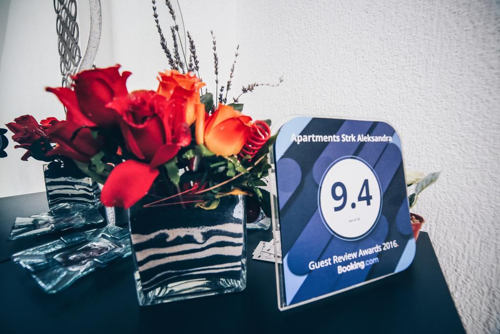 Apartmani Aleksandra U Centru Grada クラグイェヴァツ エクステリア 写真