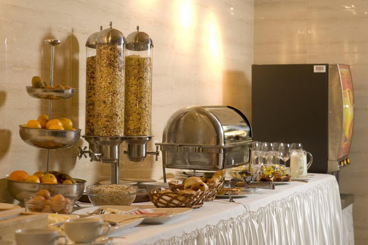 Apartmani Aleksandra U Centru Grada クラグイェヴァツ エクステリア 写真