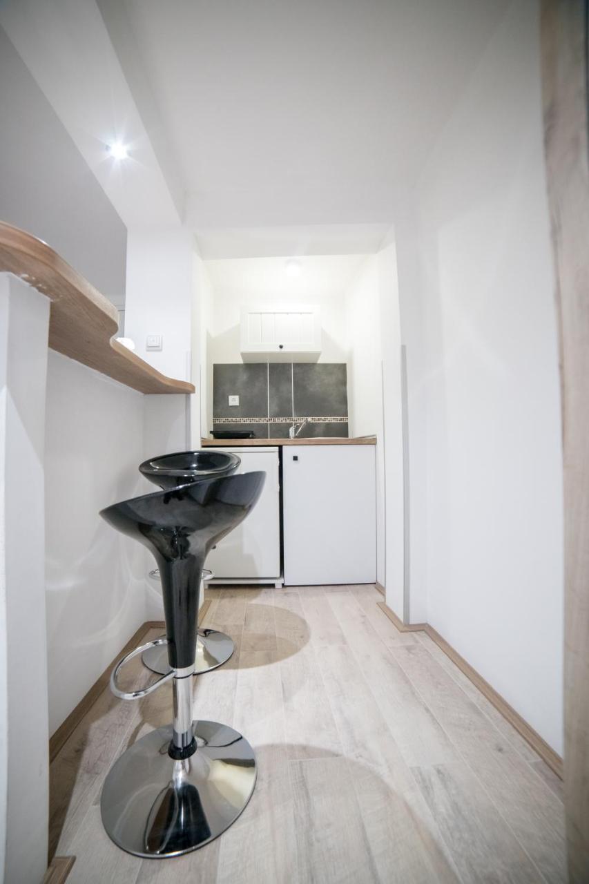 Apartmani Aleksandra U Centru Grada クラグイェヴァツ エクステリア 写真